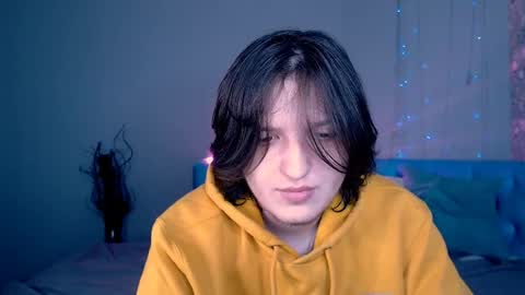 Snapshot of delalex chatting on April 2026 01:47:02 AM Alex online show from April 2026 01:47:02 AM