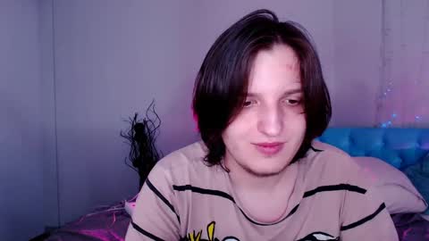 Snapshot of delalex chatting on April 2026 08:04:01 AM Alex online show from April 2026 08:04:01 AM