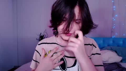 Snapshot of delalex chatting on April 2026 11:59:01 PM Alex online show from April 2026 11:59:01 PM