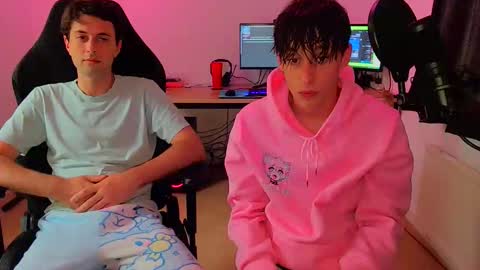 maniaUwU online show from May 2026 05:44:01 PM