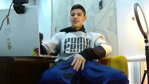 Snapshot of delglo chatting on October 2025 09:25:01 PM delglo online show from October 2025 09:25:01 PM