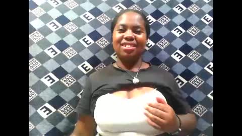 deliah712909 online show from November 2025 05:26:02 PM