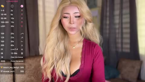 Snapshot of deliciousfaye chatting on April 2026 07:03:02 AM Hello your loving faye 3 online show from April 2026 07:03:02 AM