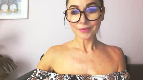 Snapshot of delilah_sweet chatting on November 2025 04:19:02 PM delilah_sweet online show from November 2025 04:19:02 PM