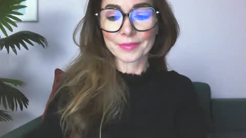 Snapshot of delilah_sweet chatting on May 2026 01:40:01 PM delilah_sweet online show from May 2026 01:40:01 PM