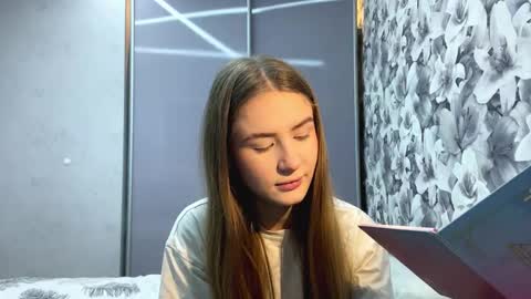 Lea online show from December 2025 08:15:02 PM