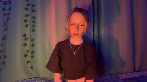 Snapshot of dellacampbell chatting on April 2026 05:07:01 PM Della online show from April 2026 05:07:01 PM