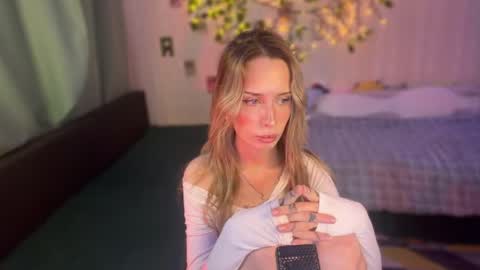 Snapshot of dellacampbell chatting on June 2026 04:41:02 PM Della online show from June 2026 04:41:02 PM