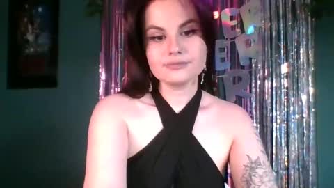 Snapshot of dellacrush_ chatting on February 2025 05:53:02 PM dellacrush_ online show from February 2025 05:53:02 PM