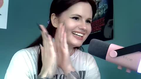 Snapshot of dellacrush_ chatting on February 2025 01:50:01 PM dellacrush_ online show from February 2025 01:50:01 PM