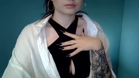 Snapshot of dellacrush_ chatting on February 2025 05:40:02 PM dellacrush_ online show from February 2025 05:40:02 PM