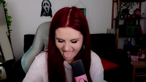 Snapshot of dellacrush_ chatting on November 2025 05:57:01 PM dellacrush_ online show from November 2025 05:57:01 PM