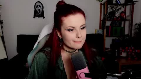 Snapshot of dellacrush_ chatting on November 2025 05:57:01 PM dellacrush_ online show from November 2025 05:57:01 PM