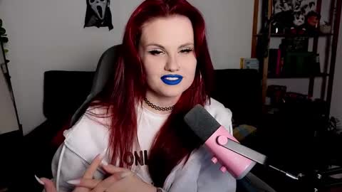 Snapshot of dellacrush_ chatting on December 2025 06:02:01 PM dellacrush_ online show from December 2025 06:02:01 PM