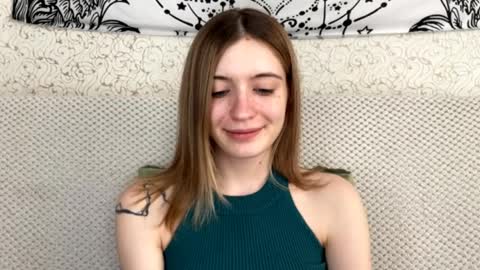 Snapshot of dellisifuentes chatting on April 2026 01:22:02 PM Sia online show from April 2026 01:22:02 PM