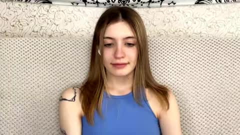 Snapshot of dellisifuentes chatting on April 2026 08:13:01 AM Sia online show from April 2026 08:13:01 AM