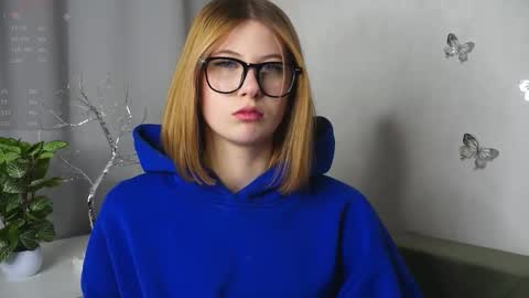 Katrin online show from November 2025 07:38:01 PM