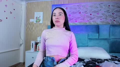 Snapshot of delphine_doll chatting on April 2026 11:47:02 AM Delia online show from April 2026 11:47:02 AM