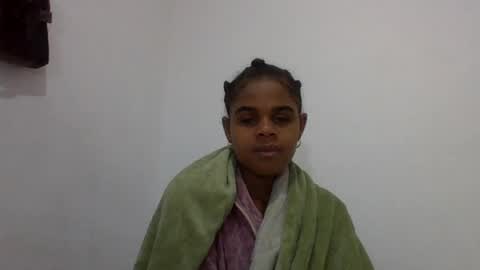 Snapshot of delphineee chatting on June 2026 03:42:01 AM delphine online show from June 2026 03:42:01 AM