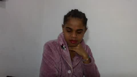 Snapshot of delphineee chatting on June 2026 03:46:01 PM delphine online show from June 2026 03:46:01 PM