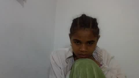 Snapshot of delphineee chatting on July 2026 06:47:02 AM delphine online show from July 2026 06:47:02 AM
