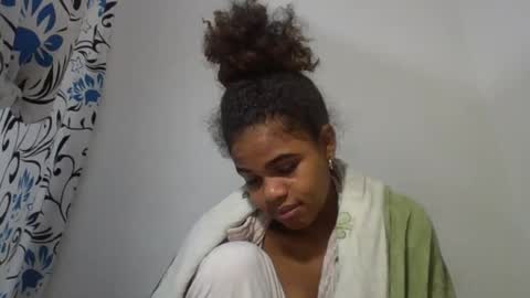Snapshot of delphineee chatting on July 2026 01:32:02 AM delphine online show from July 2026 01:32:02 AM