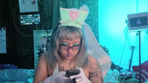 Snapshot of deluxxxeblu chatting on January 2026 03:12:02 AM TankinBody online show from January 2026 03:12:02 AM