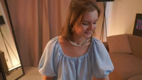 Snapshot of demetricekanady chatting on June 2026 06:48:02 AM Hi my name is Sari nice to see you in my Room online show from June 2026 06:48:02 AM