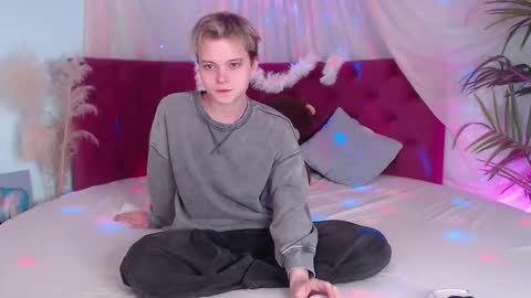 demianenglen online show from September 2025 09:51:01 PM