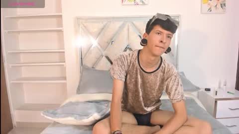 Snapshot of demiansalvatore chatting on September 2025 06:55:02 PM Demian and Salvatore online show from September 2025 06:55:02 PM