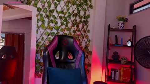 DEMI online show from March 2025 07:49:02 PM