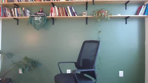 demmetria online show from January 2025 09:28:01 PM