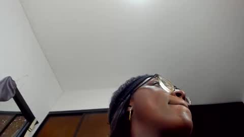 Snapshot of demonychloe chatting on March 2026 01:38:01 AM demonychloe online show from March 2026 01:38:01 AM
