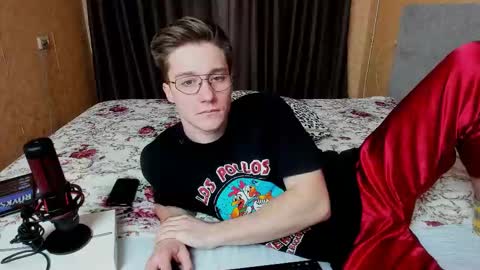 Snapshot of deni_boy99 chatting on November 2025 07:23:02 PM Deni online show from November 2025 07:23:02 PM