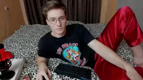 Snapshot of deni_boy99 chatting on November 2025 07:23:02 PM Deni online show from November 2025 07:23:02 PM