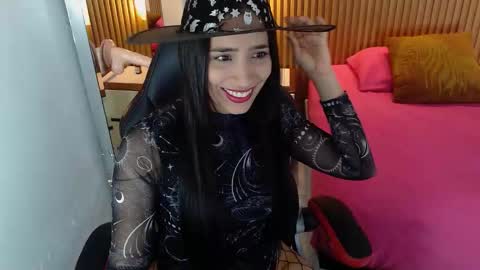 D E N I S  online show from October 2025 01:01:02 PM