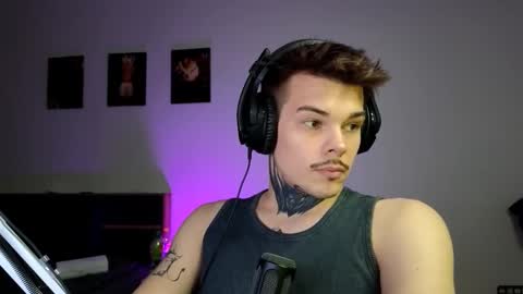 Snapshot of denis_here chatting on November 2025 02:06:02 PM Denis online show from November 2025 02:06:02 PM