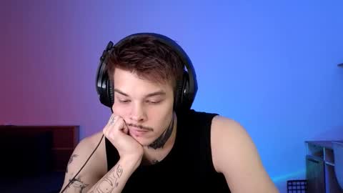 Snapshot of denis_here chatting on November 2025 06:40:01 PM Denis online show from November 2025 06:40:01 PM