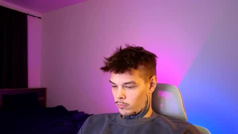 Denis online show from February 2026 08:05:01 PM