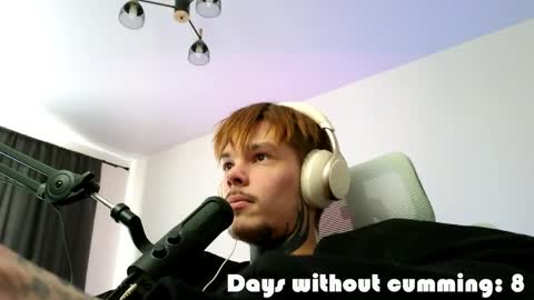 Snapshot of denis_here chatting on April 2026 11:27:01 AM Denis online show from April 2026 11:27:01 AM