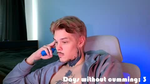 Snapshot of denis_here chatting on April 2026 11:01:01 AM Denis online show from April 2026 11:01:01 AM