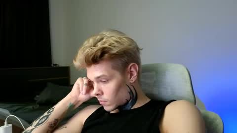 Snapshot of denis_here chatting on May 2026 04:58:02 PM Denis online show from May 2026 04:58:02 PM