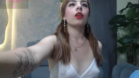 Snapshot of denise_babe_ chatting on October 2025 12:22:02 PM Laura online show from October 2025 12:22:02 PM