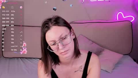 Elina online show from October 2025 03:40:01 AM