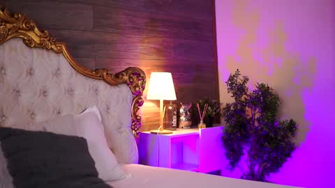 denisedevilles online show from January 2025 08:17:01 AM