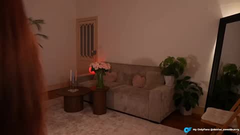 Snapshot of deniseone chatting on April 2026 04:01:01 PM Denise online show from April 2026 04:01:01 PM