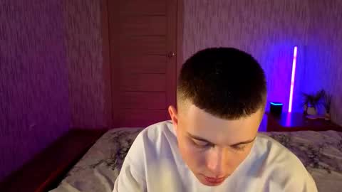 Denis online show from October 2025 04:48:02 AM