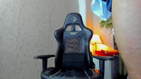 dennis_cox_ online show from January 2025 11:24:01 AM