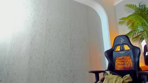 dennis_cox_ online show from January 2025 05:30:02 PM