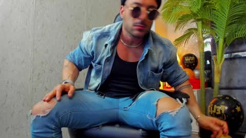 dennis_cox_ online show from January 2025 03:52:01 AM